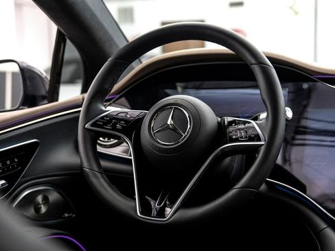 Used 2023 Mercedes-Benz EQS 580 4MATIC Sedan image 21