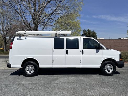 Used 2016 Chevrolet Express 2500 Extended RWD image 5