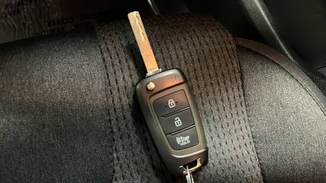 Used 2023 Hyundai Santa Fe SE AWD/4WD image 35