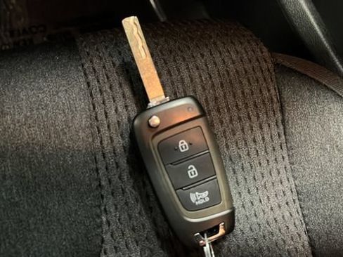 Used 2023 Hyundai Santa Fe SE AWD/4WD image 35