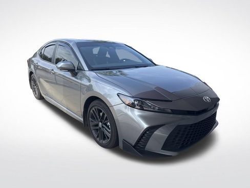 Used 2026 Toyota Camry SE FWD image 1