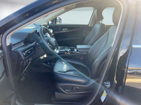 Used 2023 Lincoln Nautilus AWD image 5