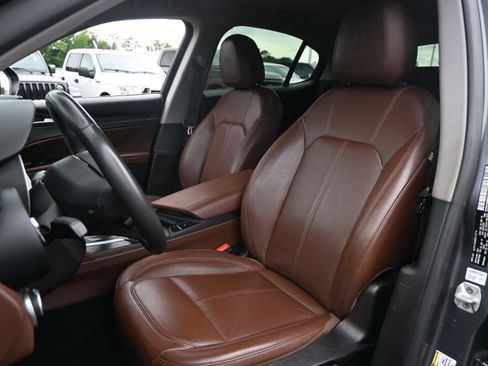 Used 2018 Alfa Romeo Stelvio AWD image 13