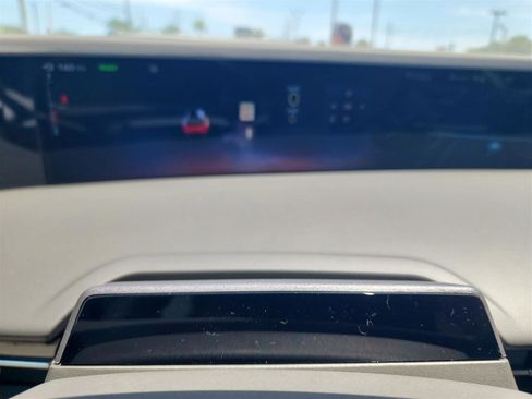 New 2025 Lincoln Nautilus Premier image 31