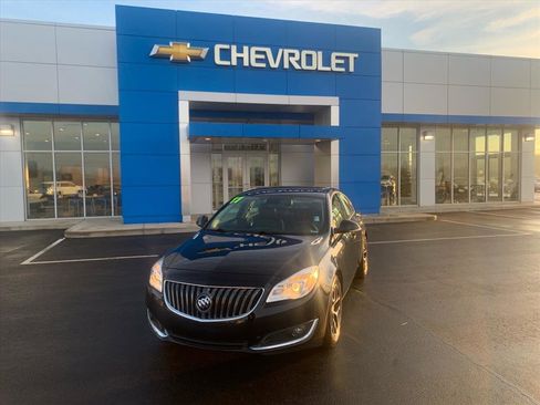 Used 2017 Buick Regal Sport Touring image 1