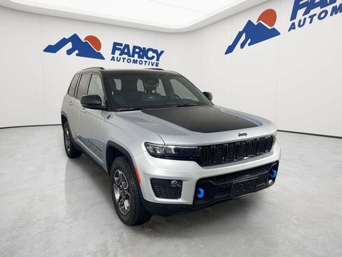 Used 2023 Jeep Grand Cherokee Trailhawk w/ Luxury Tech Group III AWD/4WD image 4