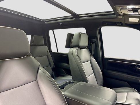 New 2025 Chevrolet Suburban Premier AWD/4WD image 35