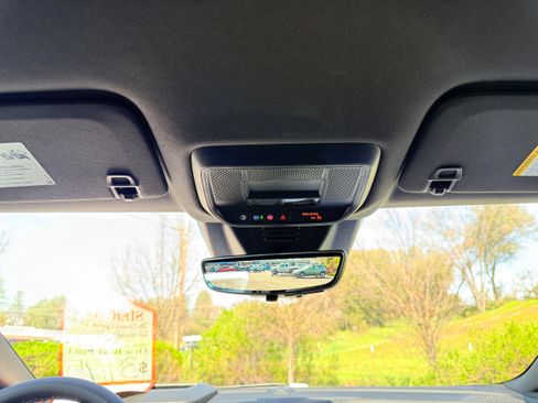 New 2026 Chevrolet Equinox EV LT w/ Convenience Package II image 18