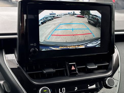 Used 2025 Toyota Corolla LE FWD image 21