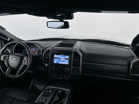 Used 2019 Ford Expedition XLT w/ Equipment Group 202A AWD/4WD image 23