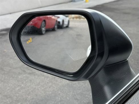 Used 2025 Toyota Camry SE image 40