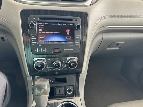 Used 2015 Chevrolet Traverse LT w/ Traveler's Package FWD image 19