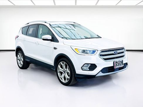 Used 2019 Ford Escape Titanium image 3