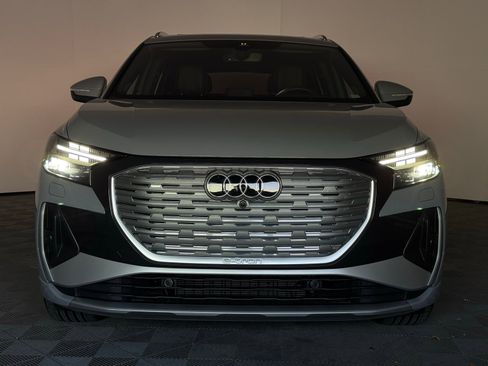 Used 2024 Audi Q4 e-tron Prestige image 39