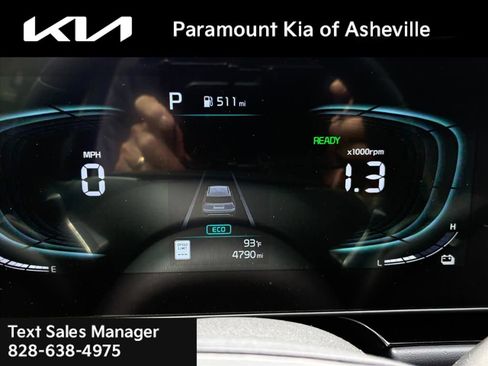 Certified 2025 Kia Niro FWD image 8