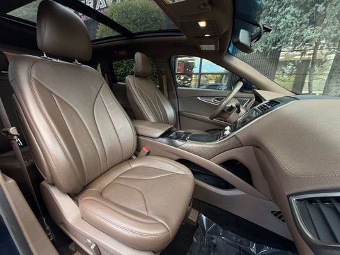 Used 2017 Lincoln MKX Reserve FWD image 32