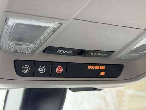 Used 2018 Chevrolet Equinox LS image 17