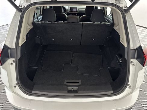 Certified 2024 Nissan Rogue SV FWD image 25