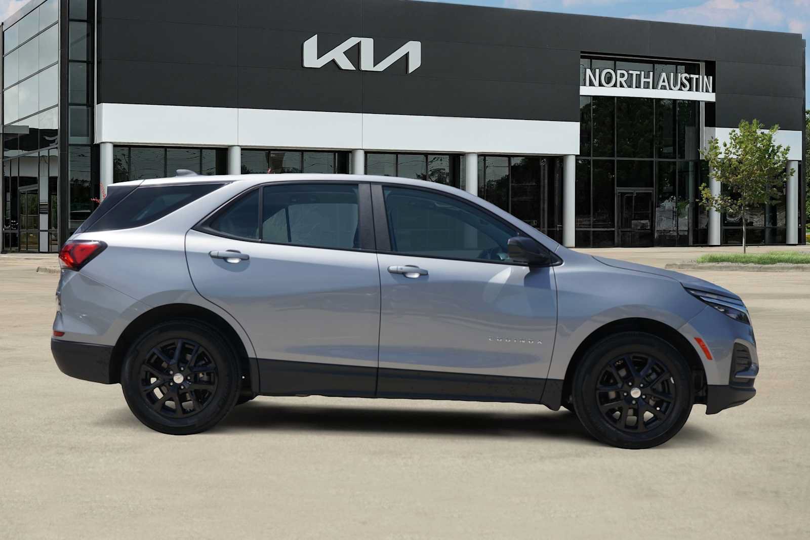 Used 2024 Chevrolet Equinox LS FWD image 6