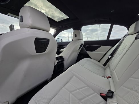 Used 2024 BMW 530i image 27