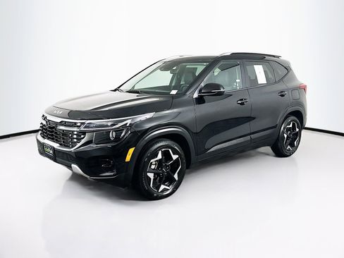 Used 2025 Kia Seltos S image 3