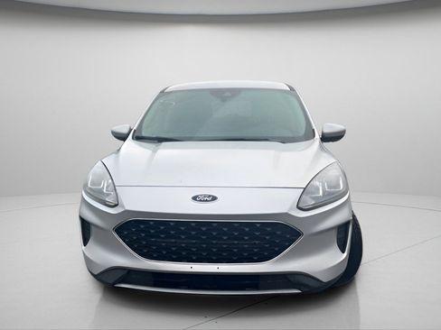 Used 2020 Ford Escape SE image 17