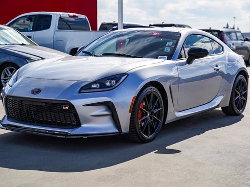 Certified 2023 Toyota GR86 Premium image 3