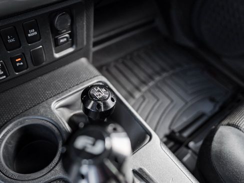 Used 2010 Toyota FJ Cruiser Base image 31