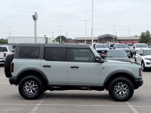 Used 2023 Ford Bronco Badlands AWD/4WD image 8