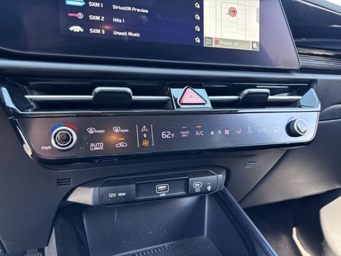 Certified 2023 Kia Niro Wind w/ Wind Preserve Package FWD image 22