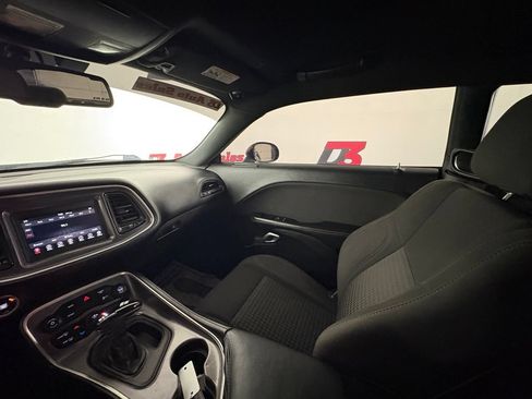 Used 2019 Dodge Challenger SXT RWD image 24