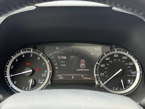 Used 2022 Toyota Highlander XLE AWD/4WD image 10