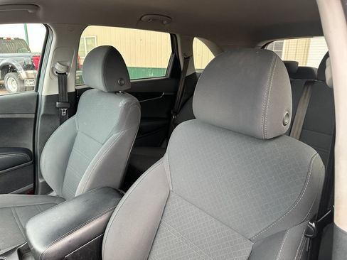 Used 2020 Kia Sorento LX FWD image 3