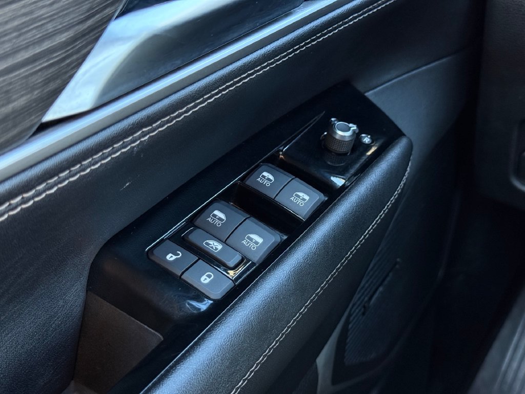 Used 2024 Jeep Wagoneer Series II w/ Flexible Seating Group RWD image 7