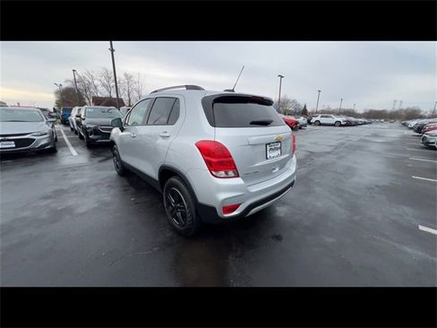 Certified 2022 Chevrolet Trax LT w/ LT Convenience Package image 6