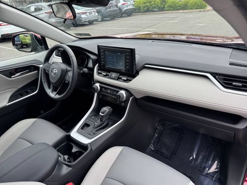Used 2020 Toyota RAV4 XLE Premium AWD/4WD image 16