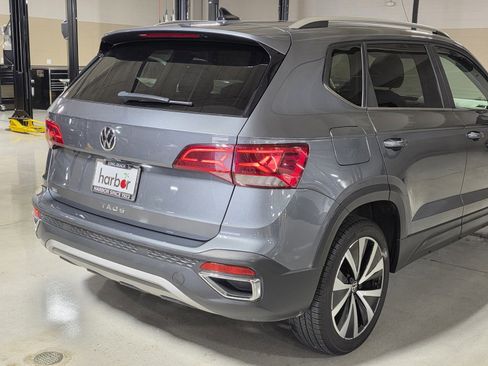 Used 2023 Volkswagen Taos SE image 11