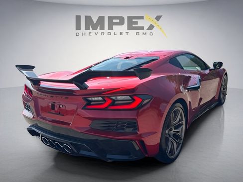 Used 2025 Chevrolet Corvette Z06 RWD image 5