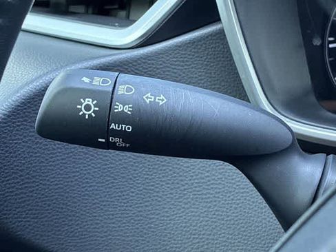 Used 2025 Toyota Corolla SE image 27