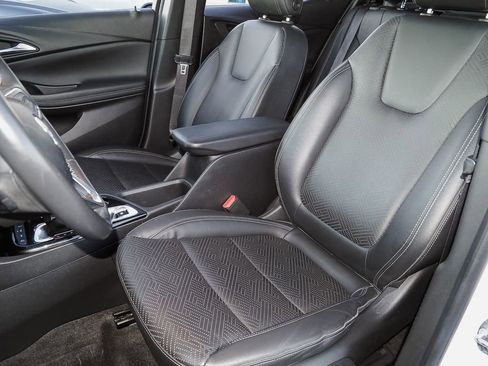 Certified 2022 Buick Encore GX Essence w/ Experience Buick Package image 27