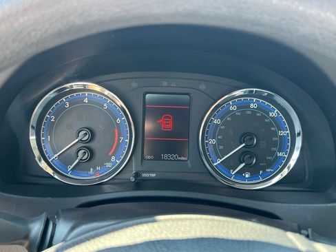 Used 2017 Toyota Corolla LE w/ Carpet Mat Package (TMS) FWD image 22
