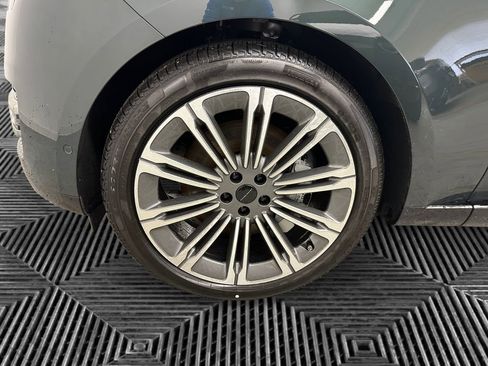 New 2026 Land Rover Range Rover SE image 14