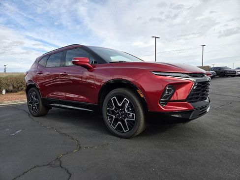 New 2025 Chevrolet Blazer RS image 1