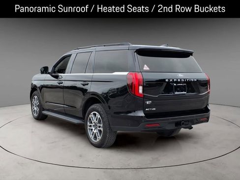Used 2025 Ford Expedition Active AWD/4WD image 3