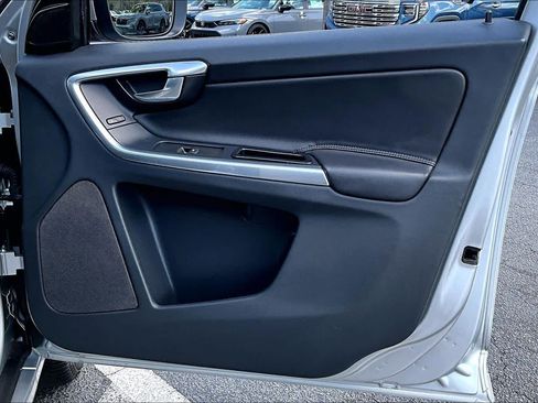 Used 2016 Volvo XC60 T6 Platinum w/ Protection Package image 23