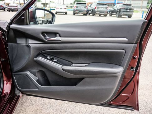 Used 2023 Nissan Altima 2.5 SV FWD image 17