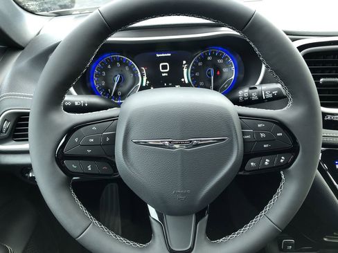 New 2026 Chrysler Pacifica Select image 25