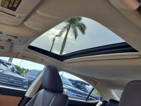 Used 2018 Lexus ES 350 w/ Premier Package FWD image 11