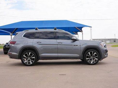 Used 2024 Volkswagen Atlas SEL Premium R-Line AWD/4WD image 2