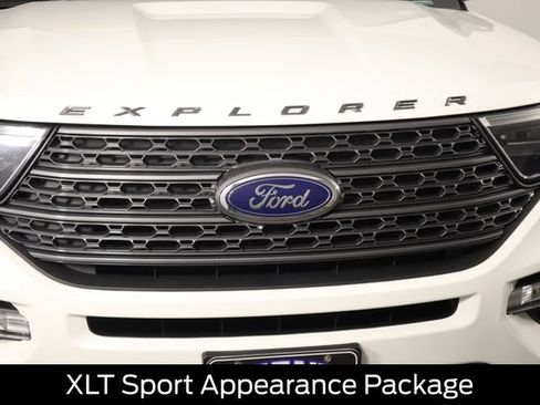 Used 2023 Ford Explorer XLT w/ XLT Sport Appearance Package AWD/4WD image 21